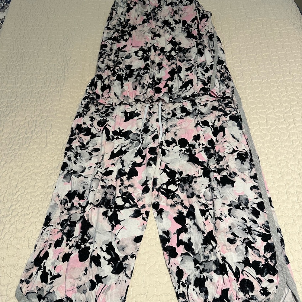 Secret treasures charge pajama set.  Capri length.